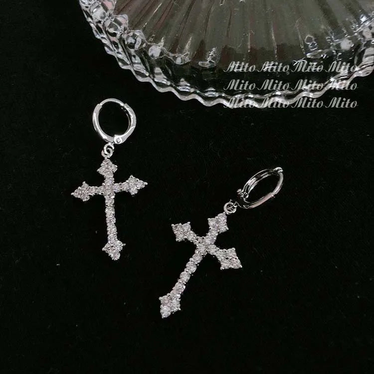 Boucle d’oreille croix