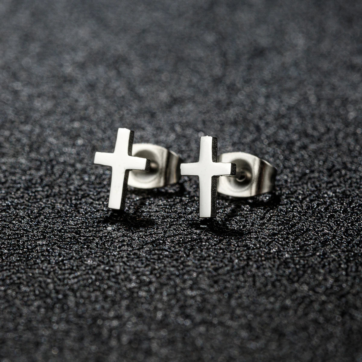 Boucle d’oreille croix