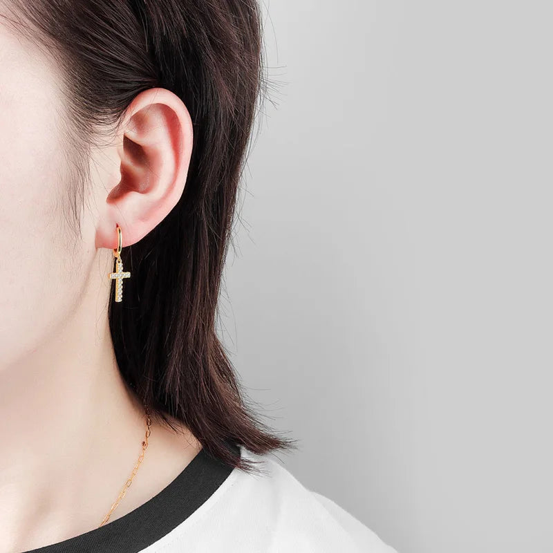 Boucle d’oreille croix